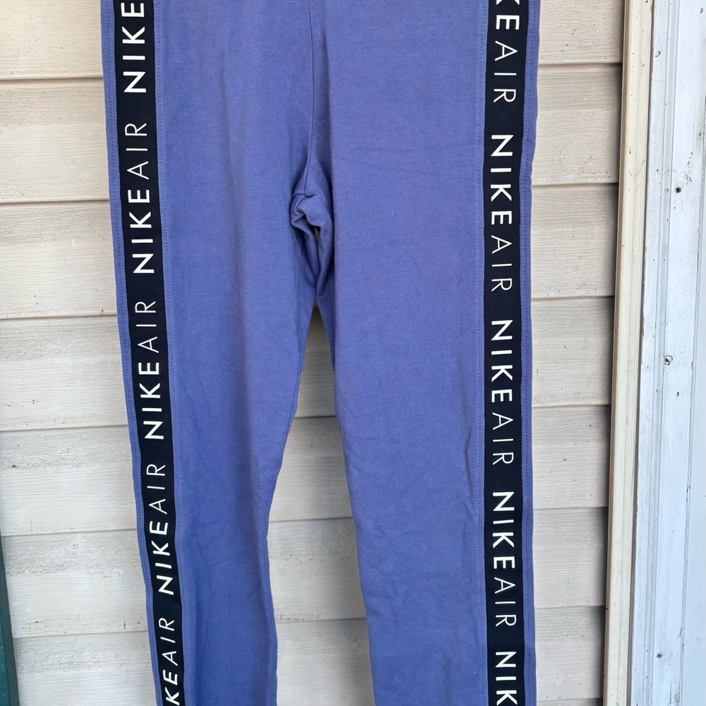 Nike Women's Air Tights in Lavender Mist - Picture 10 of 12